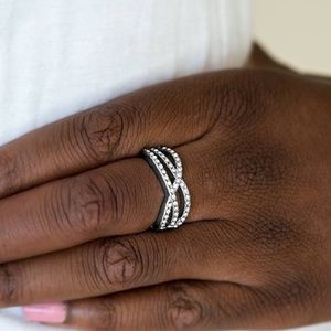 CACHE Advance - Paparazzi Ring